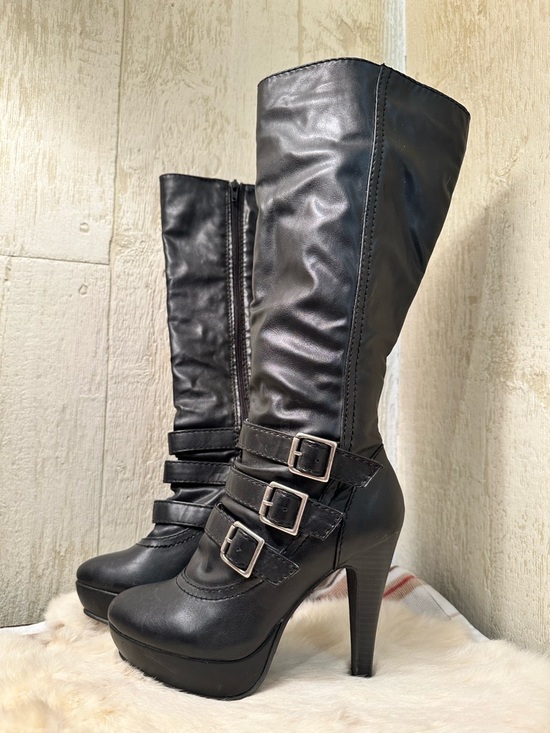 GLO jeans Shoes - 🔥GLO Black High-Heel Mid-Calf Buckle Platform Boots - Size 7M